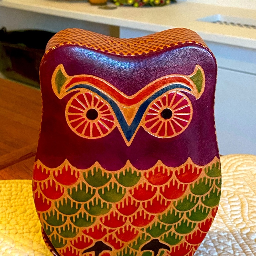 Large leather owl bank